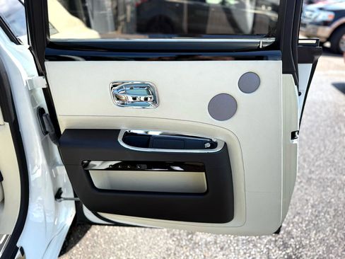 Used 2011 Rolls-Royce Ghost image 20