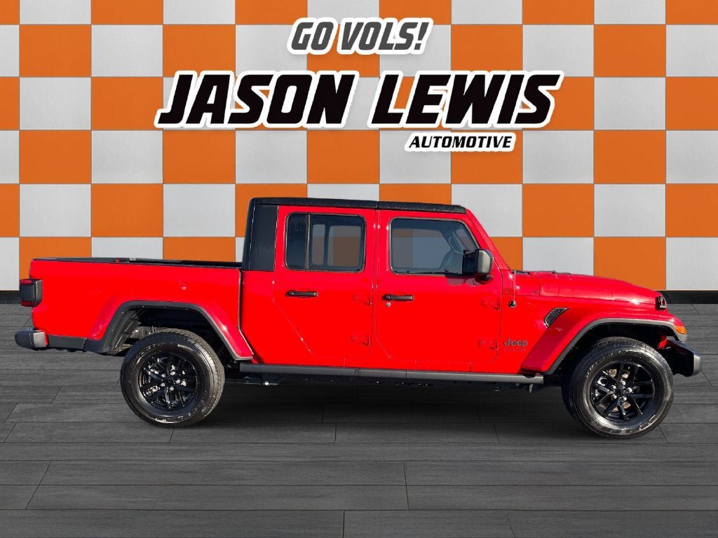 Used 2023 Jeep Gladiator Sport AWD/4WD image 2