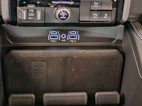 Used 2025 RAM 1500 Big Horn AWD/4WD image 13