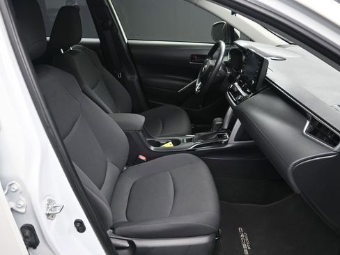 Used 2022 Toyota Corolla Cross LE FWD image 35