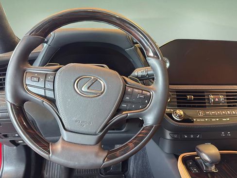 Certified 2025 Lexus LS 500 AWD w/ Luxury Package image 20