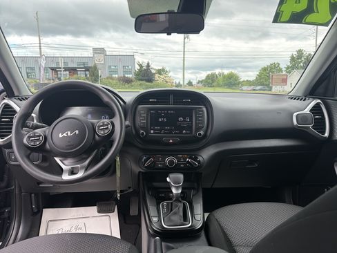 Used 2024 Kia Soul LX w/ Option Group 015 FWD image 14