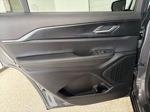 Used 2023 Jeep Grand Cherokee L Altitude image 27