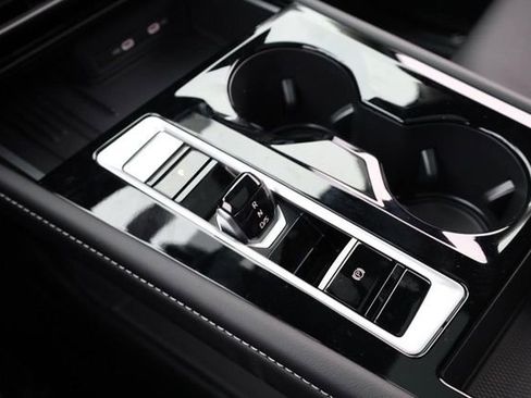 New 2026 Volkswagen Atlas SE image 19