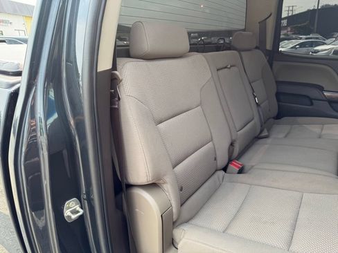 Used 2018 Chevrolet Silverado 1500 LT w/ LT Fleet Convenience Package AWD/4WD image 19