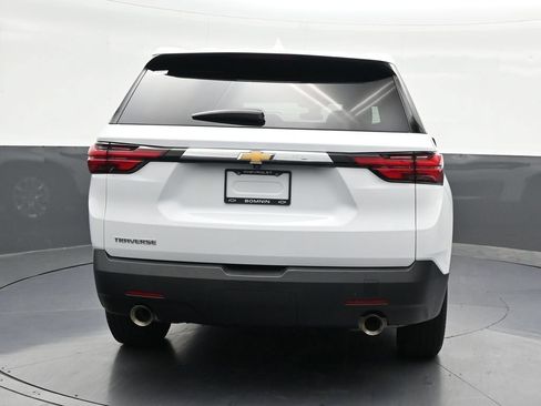Used 2023 Chevrolet Traverse LS FWD image 4