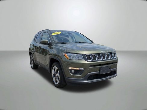 Used 2018 Jeep Compass Latitude AWD/4WD image 3