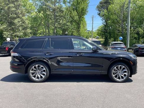 Used 2025 Lincoln Aviator AWD w/ Jet Appearance Package image 3