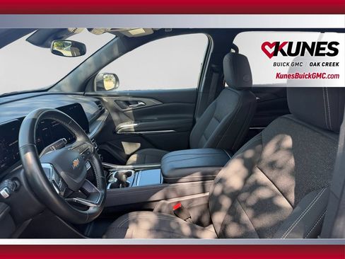 Used 2024 Chevrolet Traverse LT AWD/4WD image 22