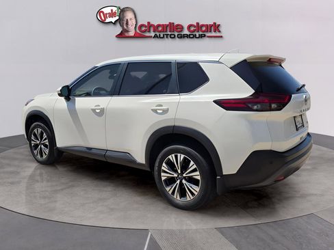 Used 2023 Nissan Rogue SV FWD image 4