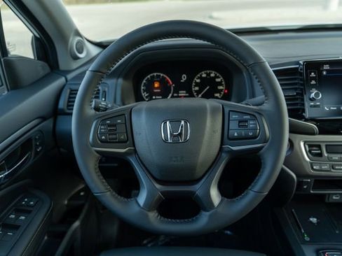 Used 2025 Honda Ridgeline RTL image 13