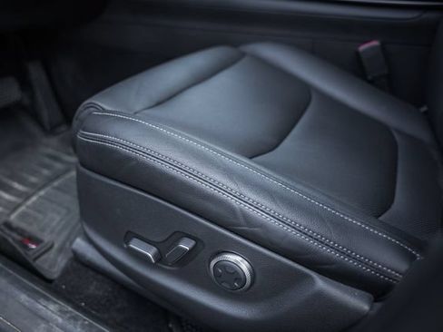 Used 2023 Genesis GV70 2.5T AWD/4WD image 42