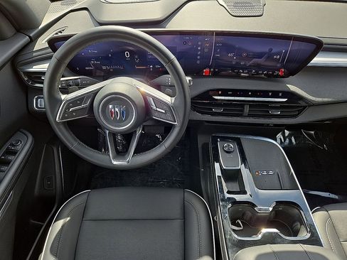 Used 2025 Buick Enclave Preferred image 18