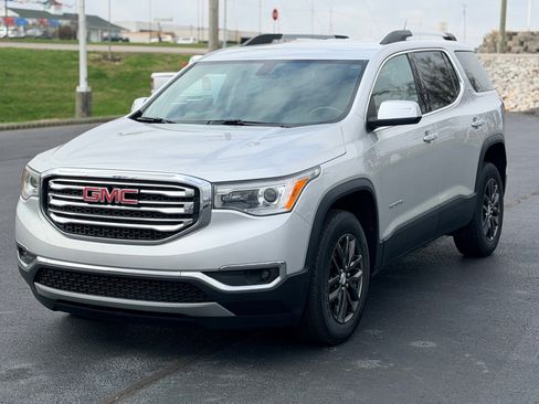 Used 2019 GMC Acadia SLT image 1