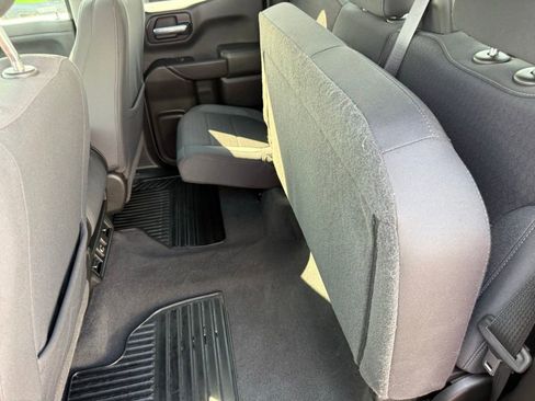Used 2022 Chevrolet Silverado 1500 LT AWD/4WD image 32