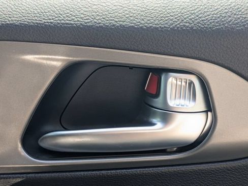 Used 2025 Chrysler Pacifica Select FWD image 31
