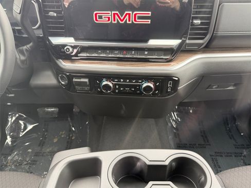 New 2026 GMC Sierra 1500 Elevation image 11