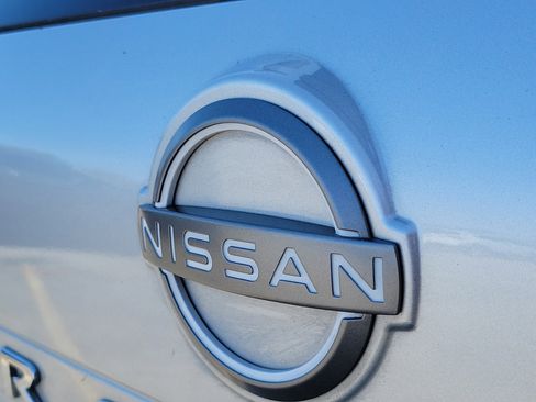 Used 2023 Nissan Rogue SV w/ SV Premium B Package image 7