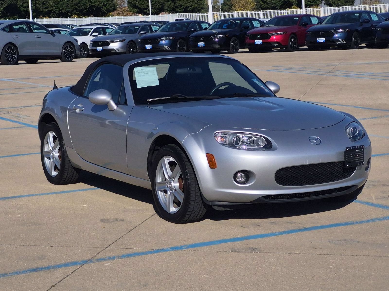 Used 2006 MAZDA MX-5 Miata Touring RWD image 4