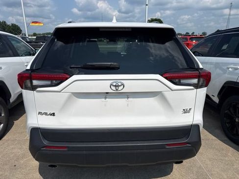 Used 2025 Toyota RAV4 XLE AWD/4WD image 6