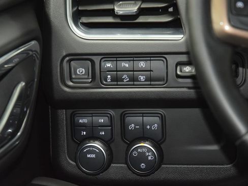 Used 2024 Chevrolet Tahoe High Country AWD/4WD image 34