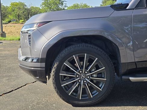 Used 2024 Lexus GX 550 w/ Cold Area Package AWD/4WD image 6