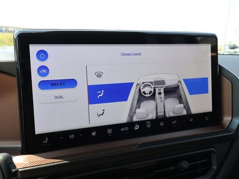 Certified 2025 Ford Bronco Sport Outer Banks w/ Outer Banks Tech Package+ AWD/4WD image 34