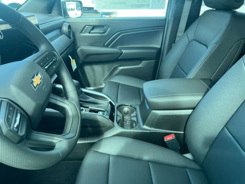 New 2026 Chevrolet Colorado W/T image 9