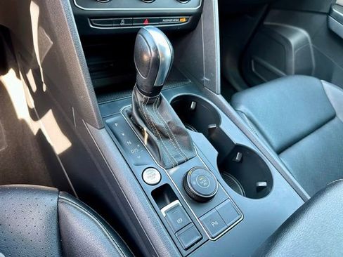 Used 2021 Volkswagen Atlas SE image 30