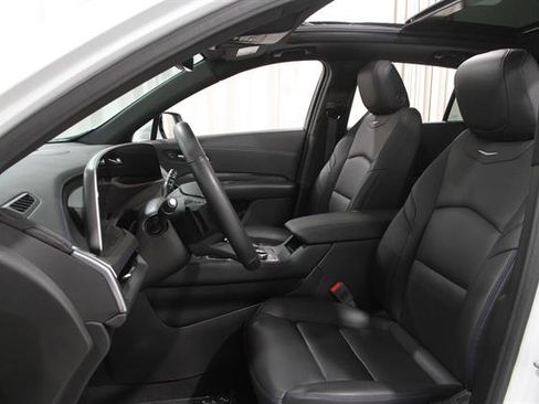 Used 2024 Cadillac XT4 Sport w/ Cold Weather Package image 5