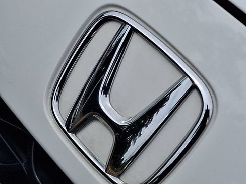 Certified 2024 Honda HR-V LX image 30