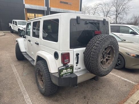 Used 2017 Jeep Wrangler Unlimited Sahara w/ Connectivity Group image 6