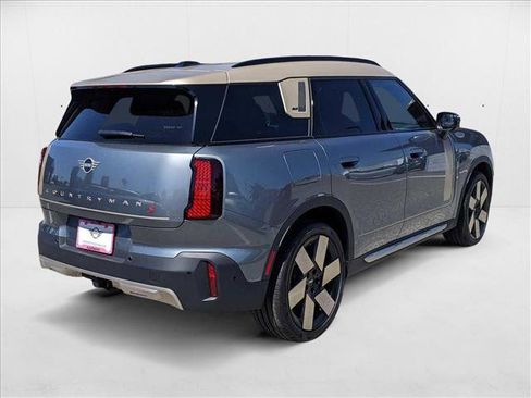 Used 2025 MINI Cooper Countryman S w/ Comfort Package Max image 2