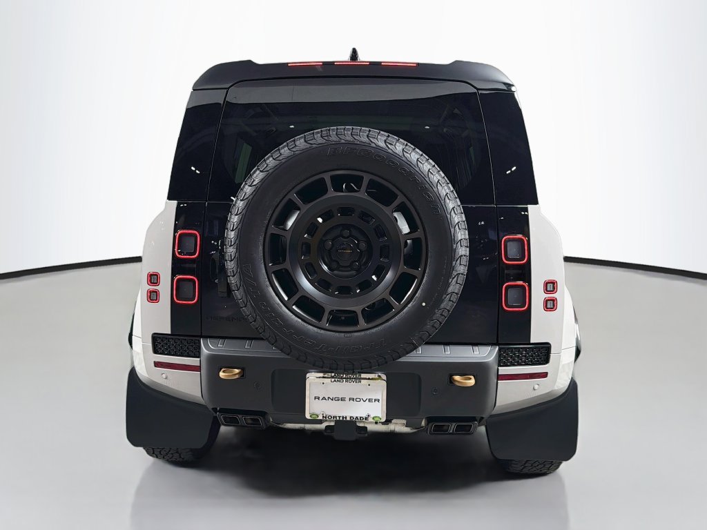 Used 2026 Land Rover Defender 110 OCTA AWD/4WD image 6
