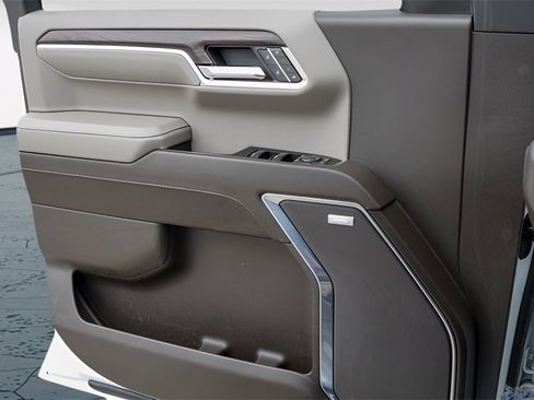 Used 2023 GMC Sierra 1500 SLT w/ SLT Premium Package image 16