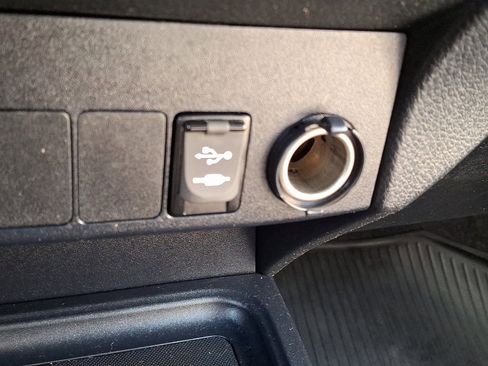 Used 2018 Toyota RAV4 XLE image 24