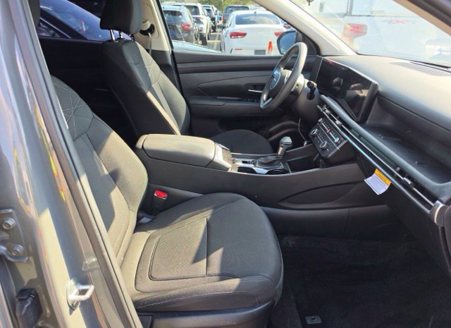 Used 2026 Hyundai Tucson SE FWD image 13