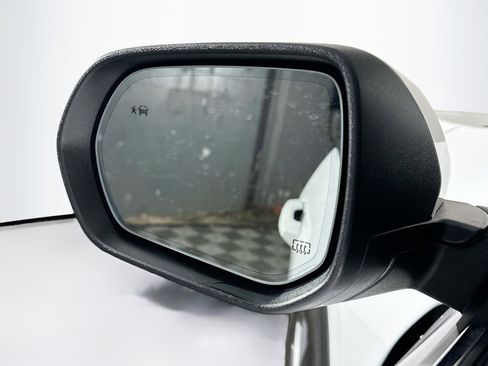 Used 2025 Buick Enclave Preferred image 16