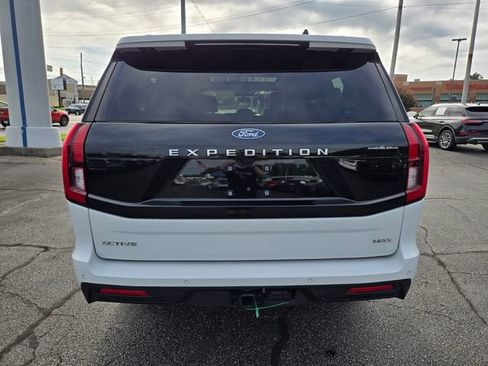 Used 2025 Ford Expedition Max Active AWD/4WD image 7