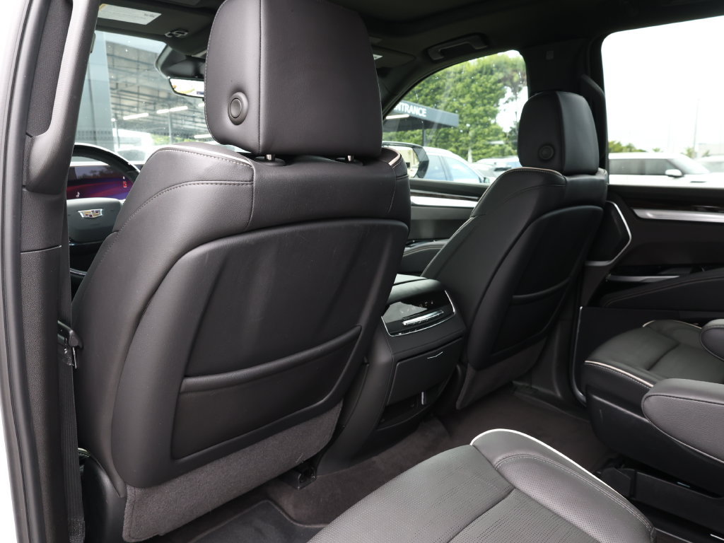 Used 2025 Cadillac Escalade ESV Premium Luxury w/ LPO, Floor Liner Package AWD/4WD image 22