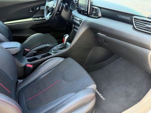 Used 2019 Hyundai Veloster 2.0 Premium FWD image 13