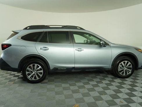 Used 2022 Subaru Outback Premium image 9