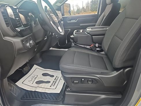 New 2026 GMC Sierra 2500 SLE w/ Preferred Package image 10