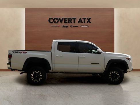 Used 2020 Toyota Tacoma TRD Off-Road AWD/4WD image 6