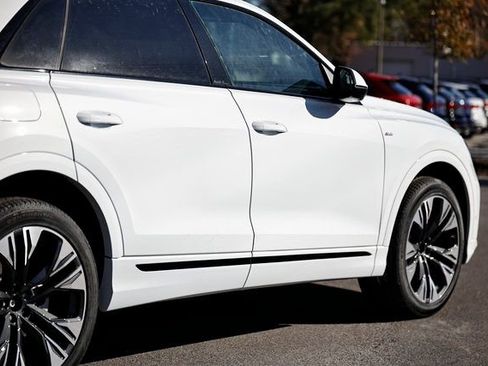 New 2026 Audi Q8 Premium Plus image 6