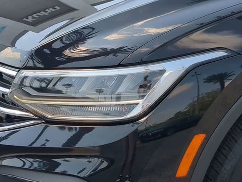 Certified 2023 Volkswagen Tiguan SE image 6