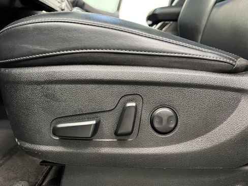 Used 2025 Kia Telluride S FWD image 13