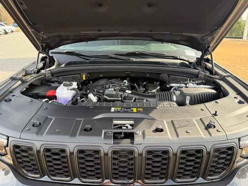 New 2025 Jeep Grand Cherokee L Altitude image 35