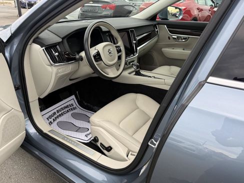 Used 2017 Volvo S90 T5 Momentum w/ Convenience Package FWD image 7