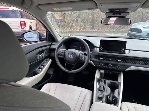 Used 2024 Honda Accord EX image 32